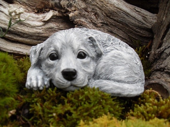 cement golden retriever garden statue