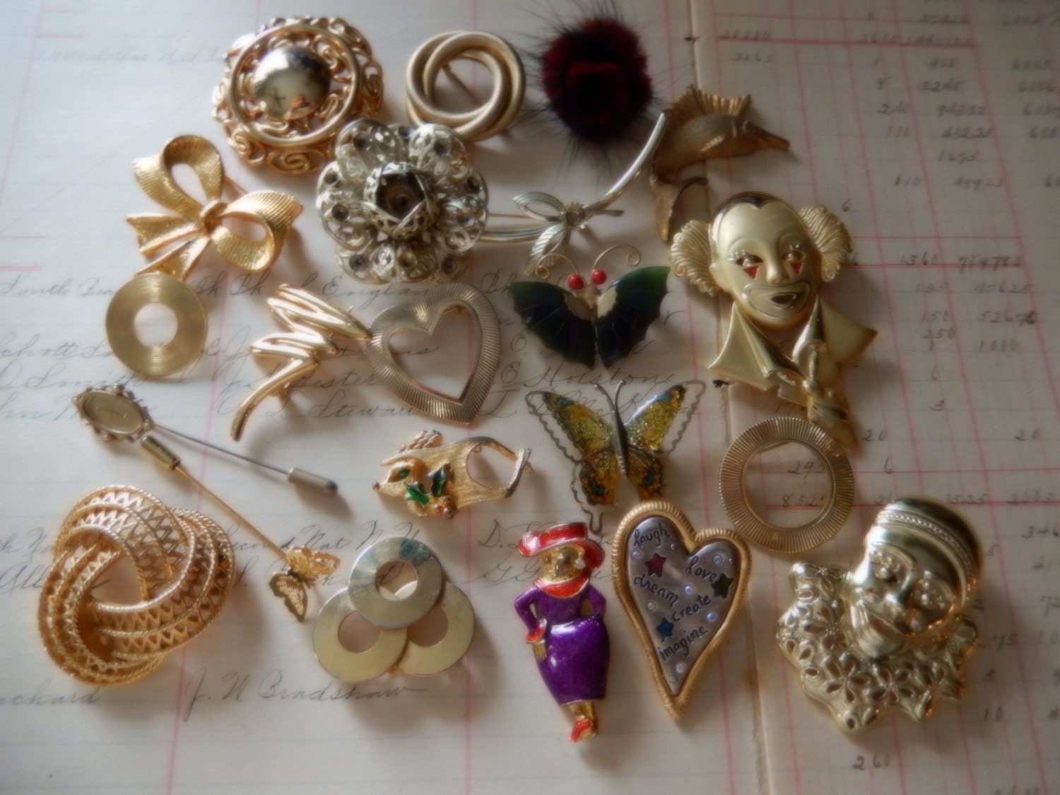 Vintage Junk Jewelry Lot Brooch Pins Gold Tone Destash Craft Haute Juice