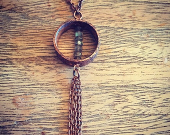 Ciondolo In Filo Di Rame Avvolto In Labradorite Blu Fuoco: Gioielli Di Design Ossidati - Italia - Foto 8