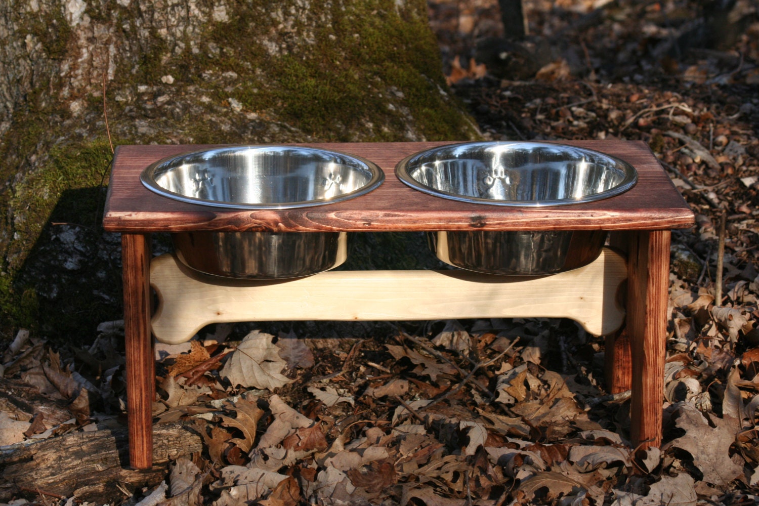 Dog Bone Elevated Dog Bowl Stand with 2 Two Quart by 