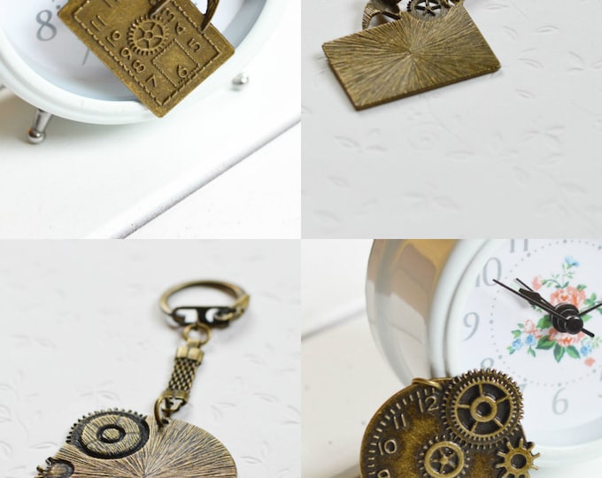 Vanity Of Vanities // Key chain metal brass // You can choose Your own Time // Retro, Vintage // 2015 Best Trends // Fresh Gifts For Friends