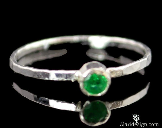 Dainty Natural Emerald Ring, Hammered Silver, Stackable Rings, Mother's Ring, May Birthstone, Skinny Ring, May Birthday Ring