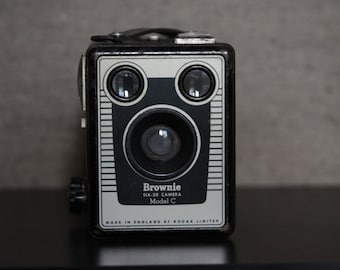 Camera Kodak Brownie Six-20 Room Model C, 50 years, 50s. running