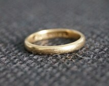 Antique gold band wedding ring