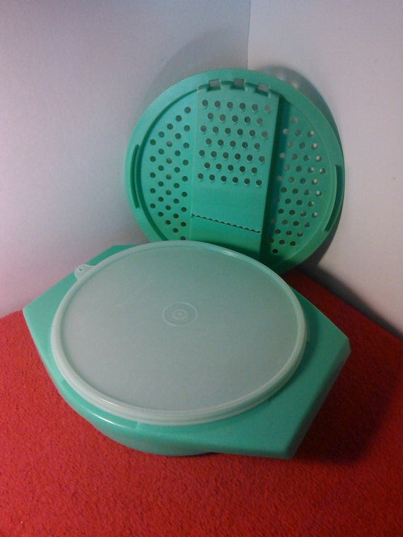 Tupperware 3 piece grater bowl set with lid/seal by kitchenagogo