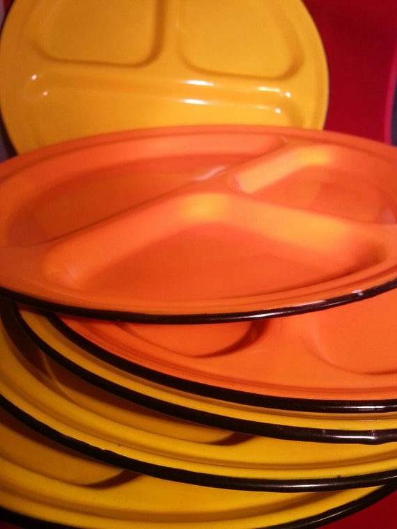 6 Enameled Sectioned Metal Camping Plates Vintage by TheYahdSale