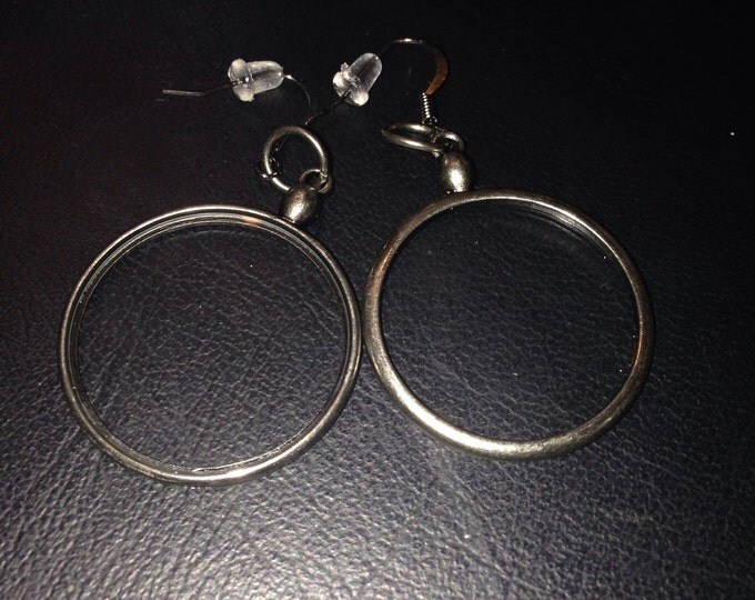 Monocle earrings