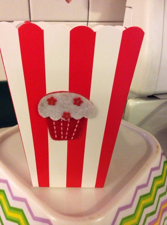 Items similar to Cupcake favor boxes on Etsy