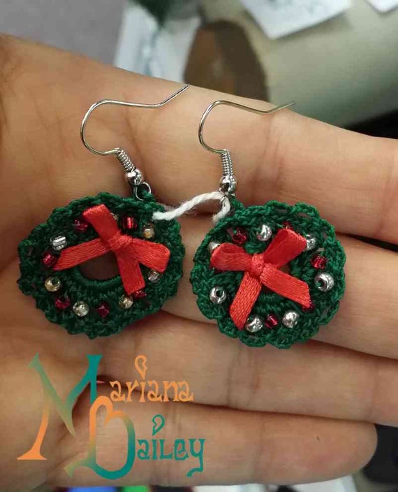 Items similar to Crochet Christmas wreath earrings on Etsy