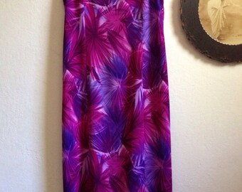 Pretty Purple Exotic Hawaiian Print Vintage Dress ~ Size M/L