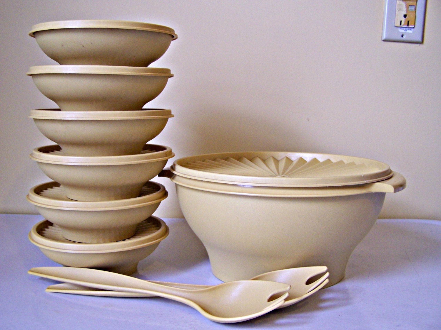 Vintage Tupperware Salad Bowls Harvest Gold Salad by topsysattic