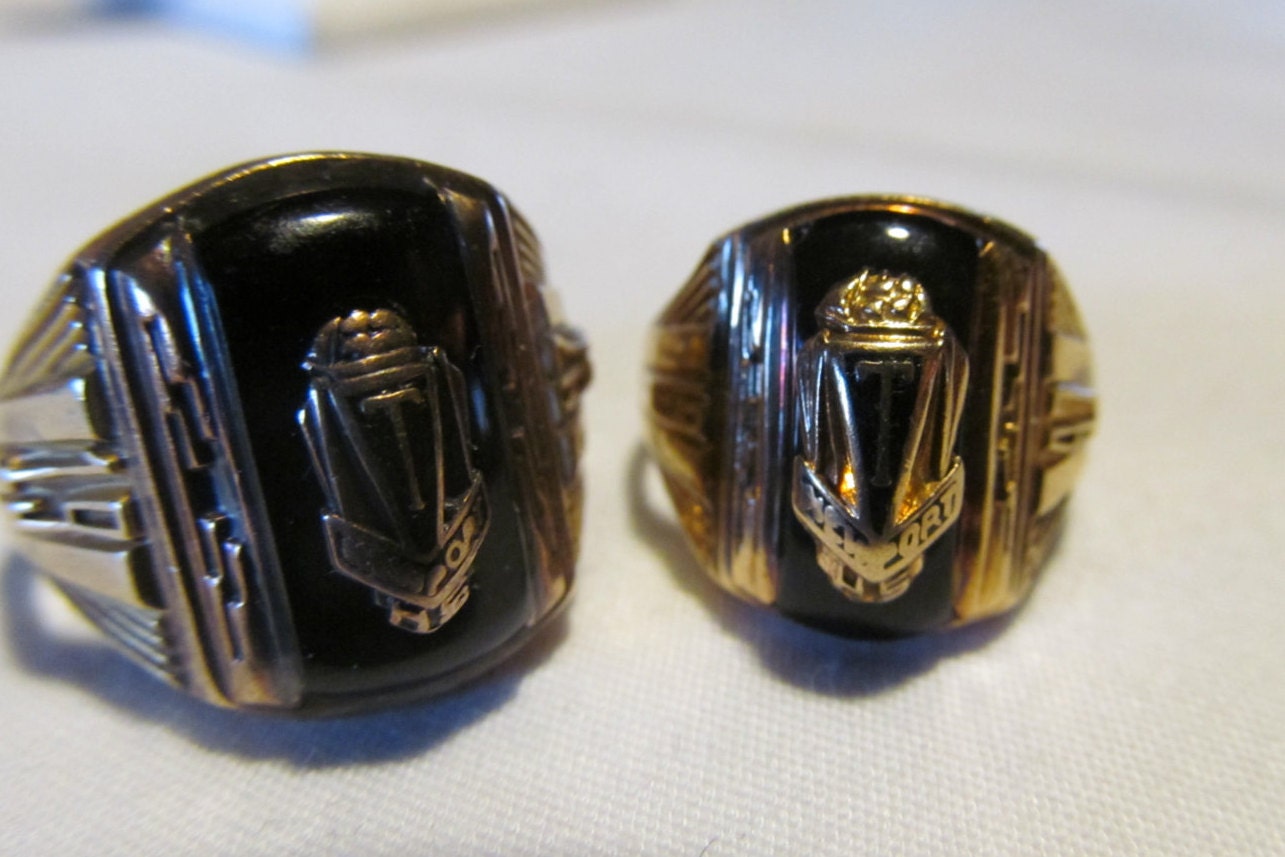 Matching Black Onyx Rings Gold Class Rings 1947 Mens Class