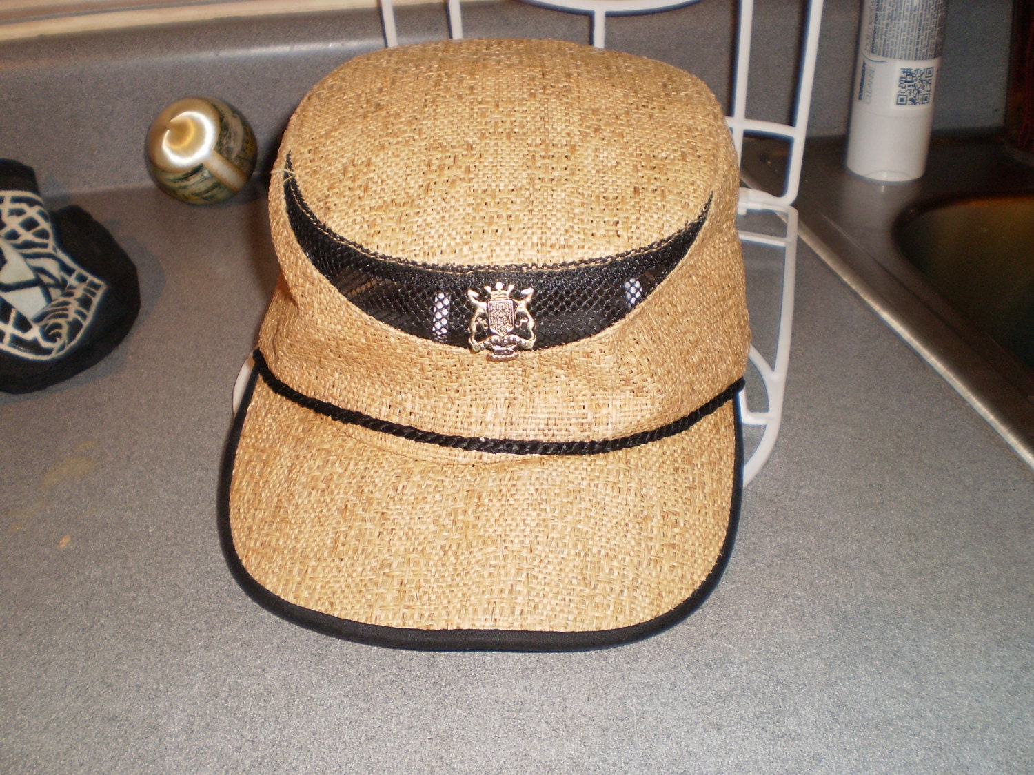 Vintage Men’s Wicker Straw Hat with British Insignia Pin Size 7 by BEE