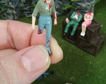 5 walking dead project plastic people figures for diorama, terrarium