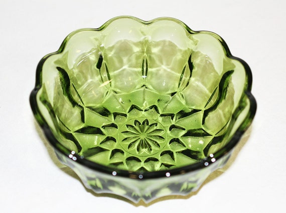 Vintage Green Thumbprint Scalloped Edge Glass Bowl