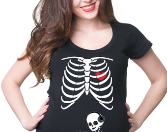Skeleton Baby With Tablet Geek Maternity T-Shirt Baby Announcement Birth Announcement