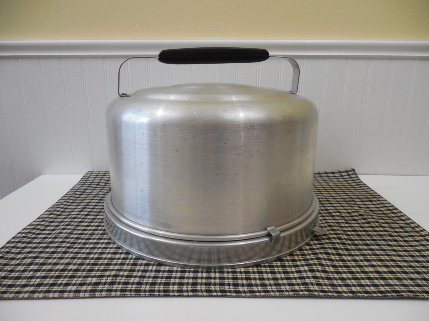 Vintage Mirro Aluminum Cake Carrier with LockOn Cover and