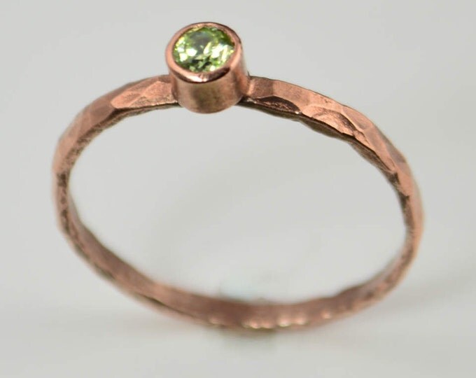 Copper Peridot Ring, Classic Size, Stackable Ring, Peridot Mother's Ring, August Birthstone Ring, Copper Jewelry, Peridot Ring, Pure Copper