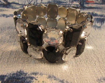 Vintage 1960s-style monochrome multi-faceted bead double strand elasticated bracelet