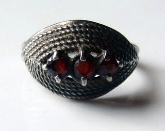 Vintage Silver Garnet Trilogy Ring Size 5 3/4 - L