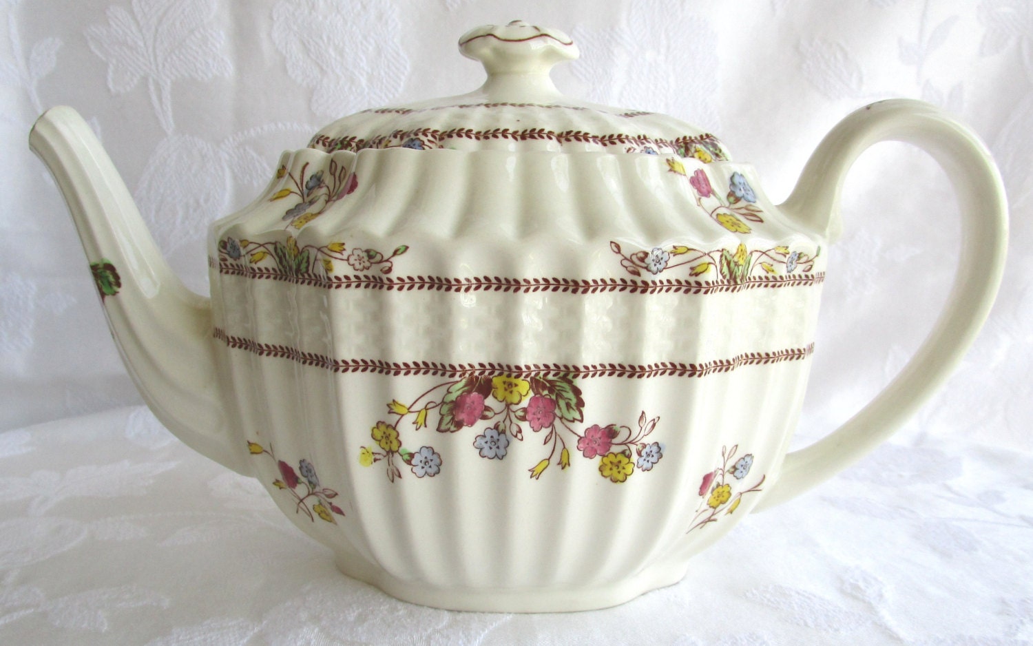 Spode Cowslip Teapot 4 Cup CURVED Spout Mint by McKeanLane