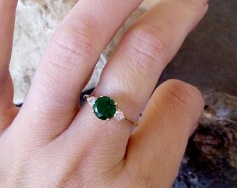 SALE! Round Emerald Ring, Thin Stackable Ring,Gold ring, Gemstone Ring,Stacking Ring,Green Ring, Bridal Ring