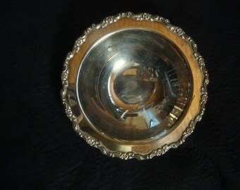 Vintage Wm.A Rogers Oneida Ltd Silver Plated Fruit Bowl