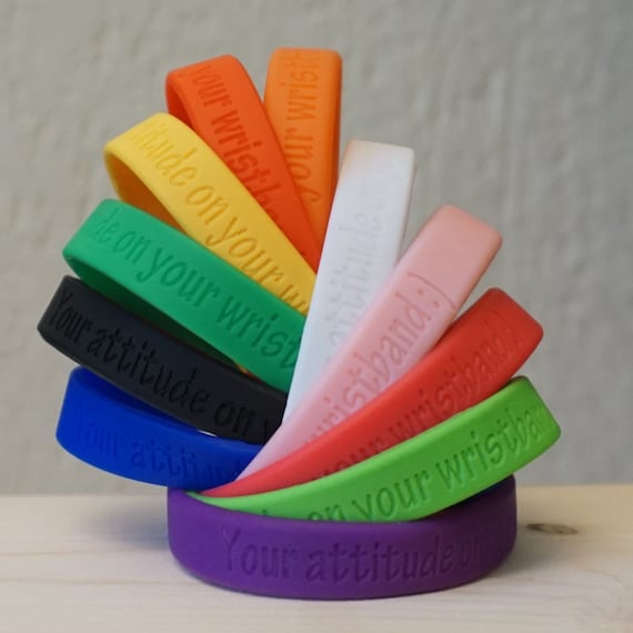 30 Custom silicone wristband with your message Personalized