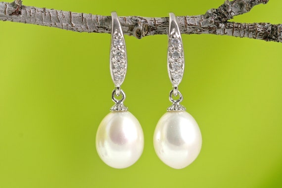 Classic Bridal Pearl Earring, Genuine freshwater pearl earring, bridal earring, mother's day gift, bridesmaid gift, wedding jewelry