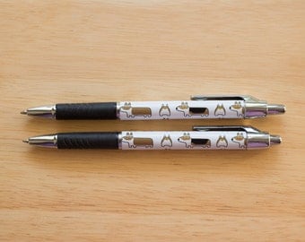 2 Corgi Pens