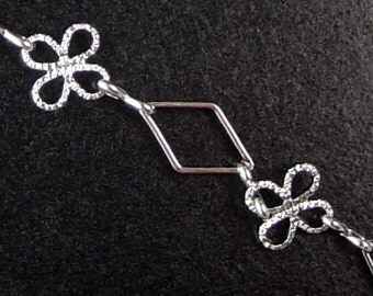 CLEARANCE Brass Decorative 3 Yards Fancy Platinum Silver Chain Metal Diamond Flower 16mm long x 10mm wide (1028cha16s1)os