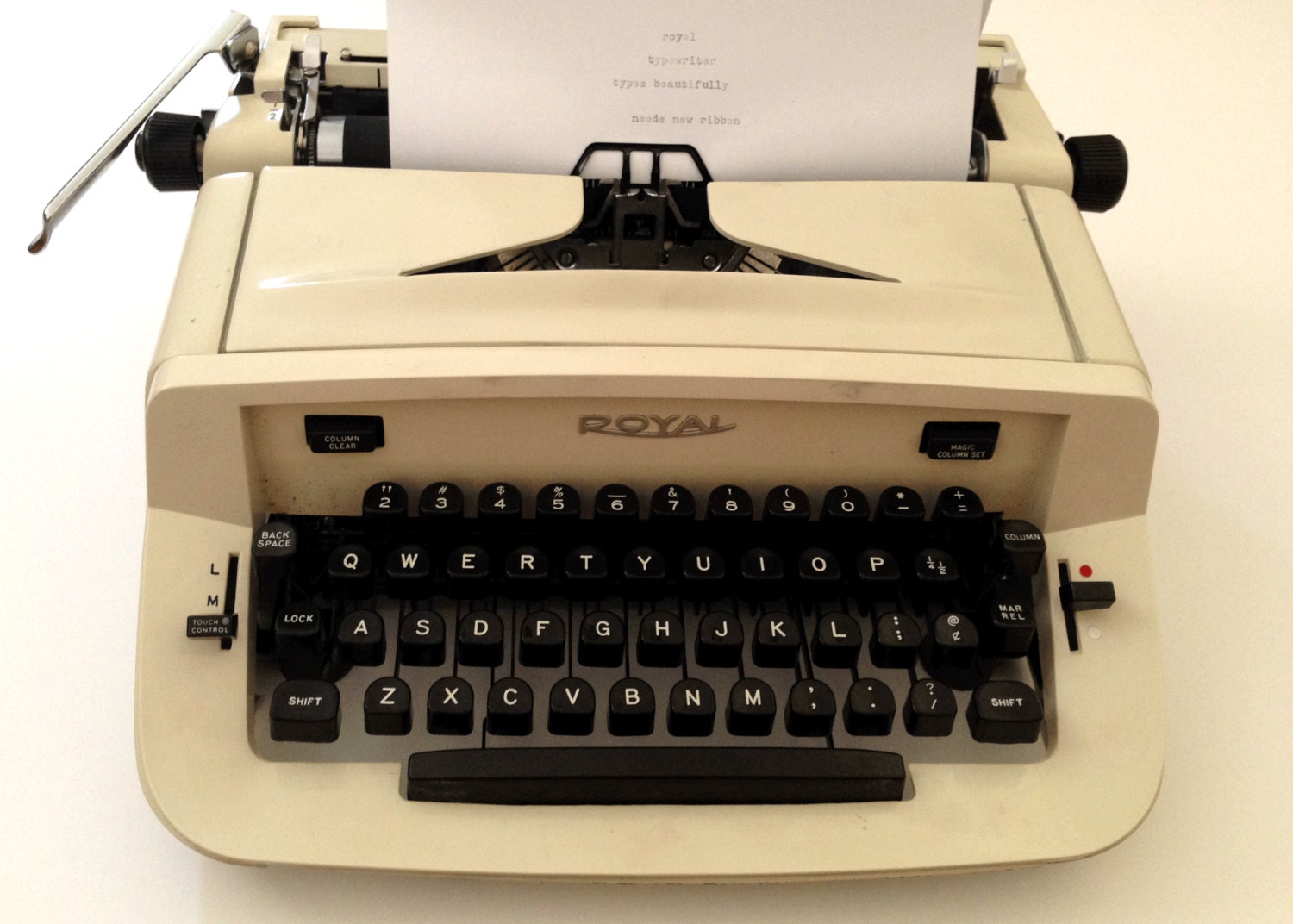 Vintage 1966 Royal 890 Typewriter in Original Case w/ Manual