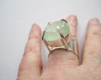 Aquamarine Silver Ring ./. Large Aquamarine in Claw Setting ./. March Birthstone ./. Bague Aigue Marine ./. Contemporary Ring ./. Bagues