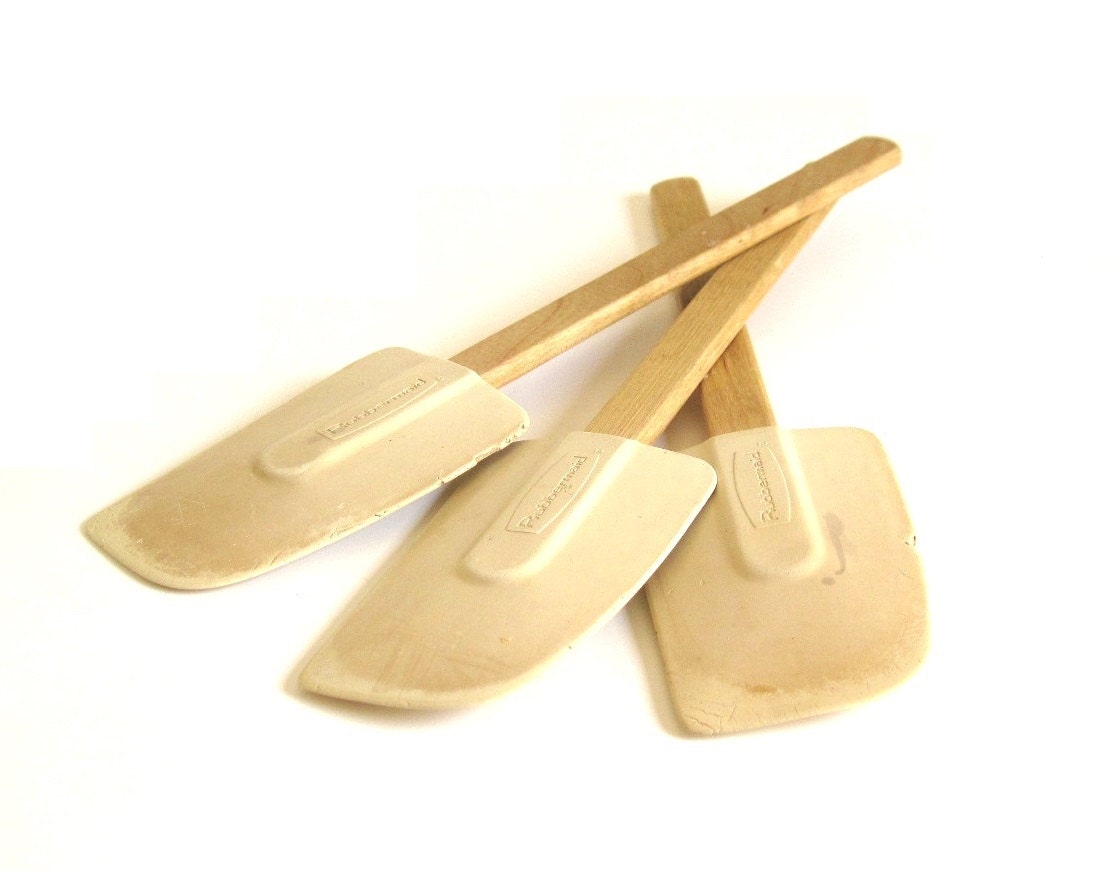 Rubbermaid Rubber Spatulas 1902 Bowl Plate Scrapers Wood