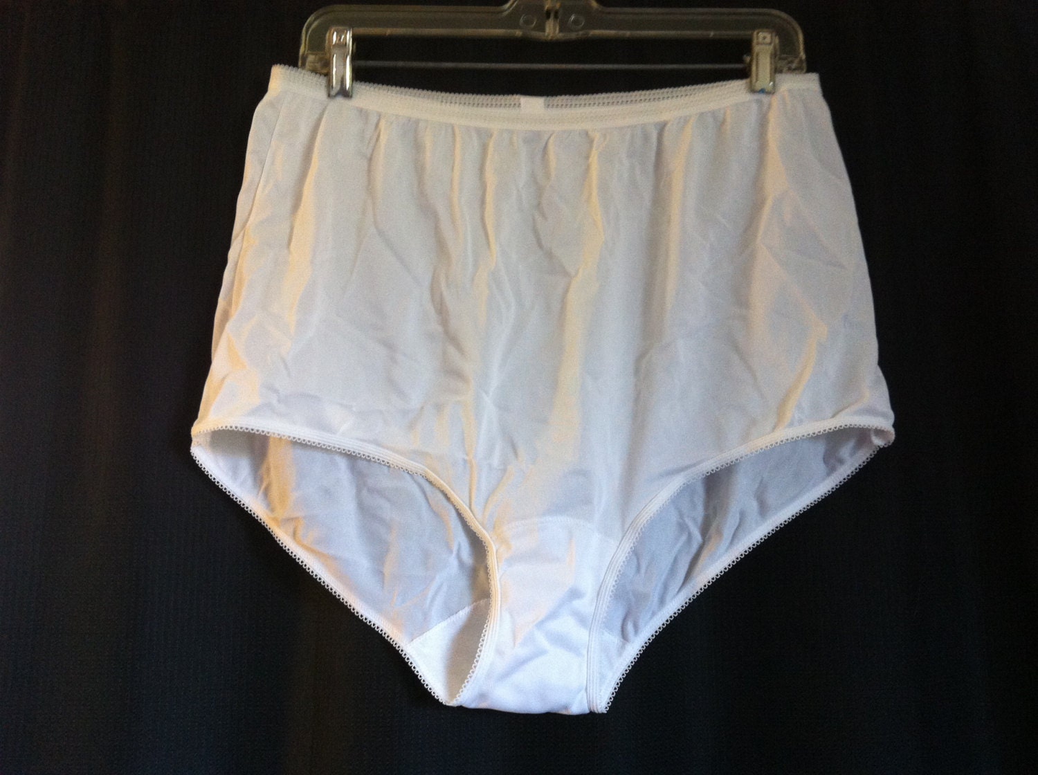 Vintage Sears Granny 9 XL White Full Cut by BrensVintageGoodies