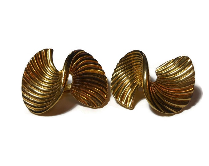 Trifari clip earrings 1980s twisted ridges, a gold tone geometric helix design, mod styled, clip earrings