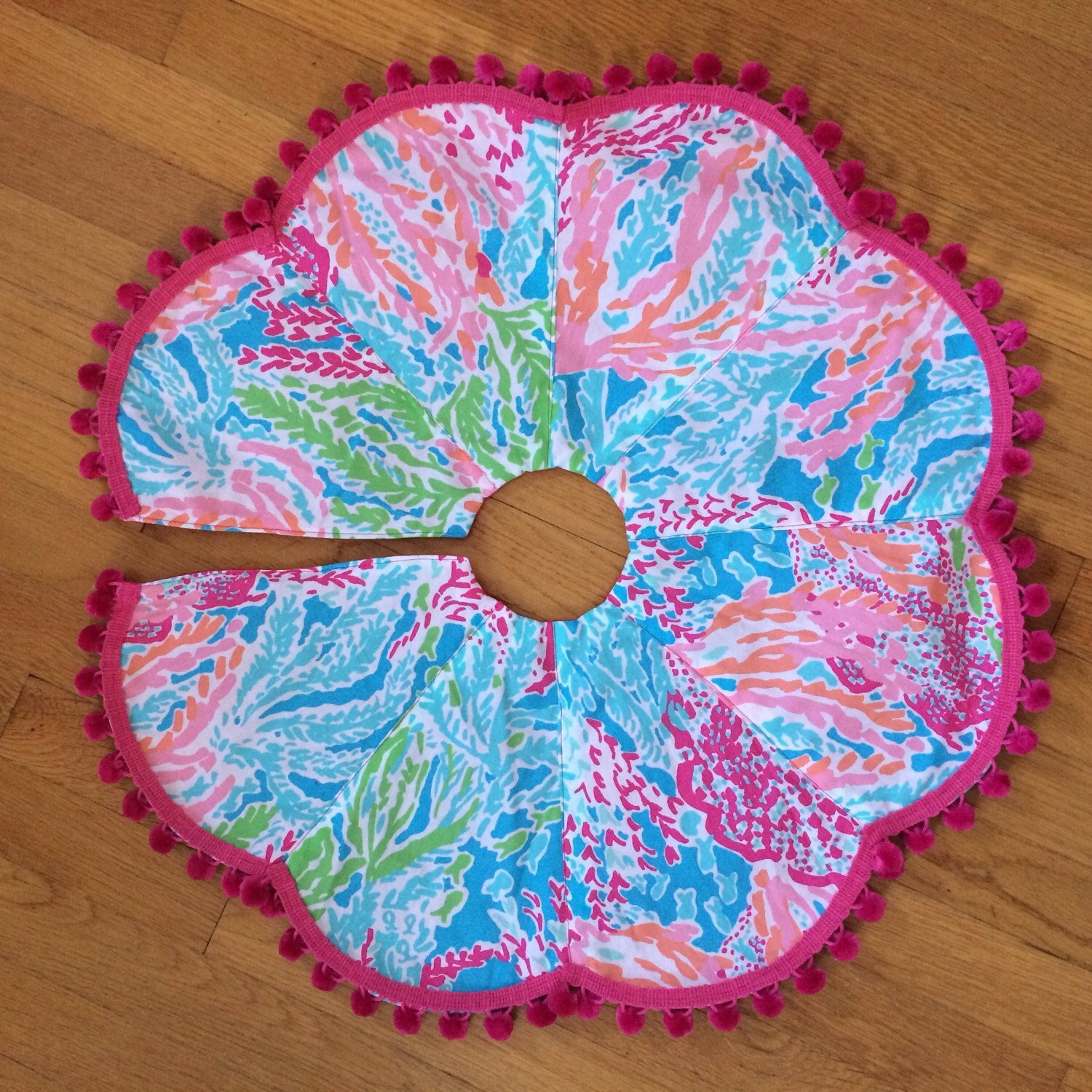 24 wide christmas tree skirt made with lilly 24 wide christmas tree skirt made with lilly