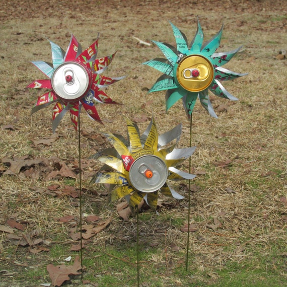 Garden Flower Spinners Pinwheels Set of Three by kellystreasures1