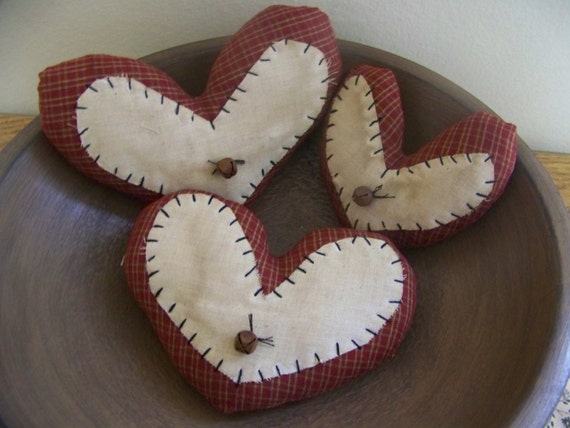 Set Of Three Primitive Valentine Hearts Bowl Fillers/Tucks