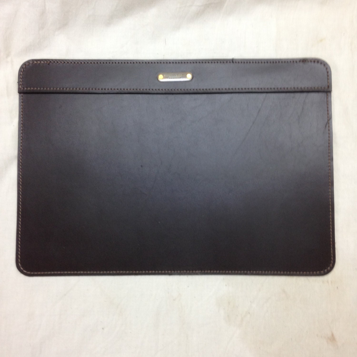 office desk blotter with top lip to hold paper in place