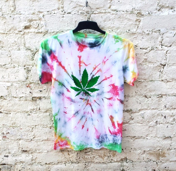 pot leaf tie dye shirt diy