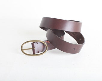 Vintage Women's Size Medium Brown Distressed Leather Gap Belt