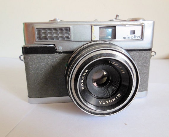 Minolta Uniomat II 1960s Film Camera with by ClassicCameraMore