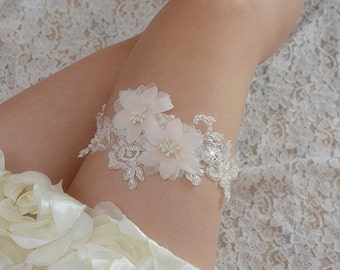 off-white bridal garter, wedding garter, bride garter , beaded floral garter,light pink flower garter,garters for wedding ,toss garter