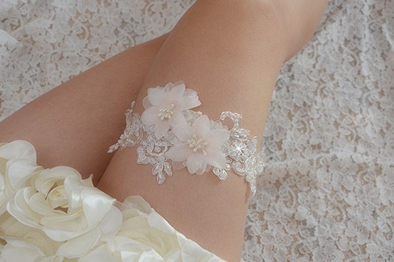 bridal garter, wedding garter, bride garter ,off-white  lace garter,,  beaded floral garter,light pink flower garter