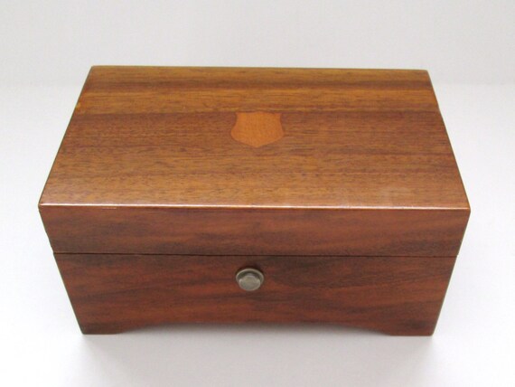 Items similar to Vintage Thorens Swiss Wooden Music Box No. 26 Plays ...