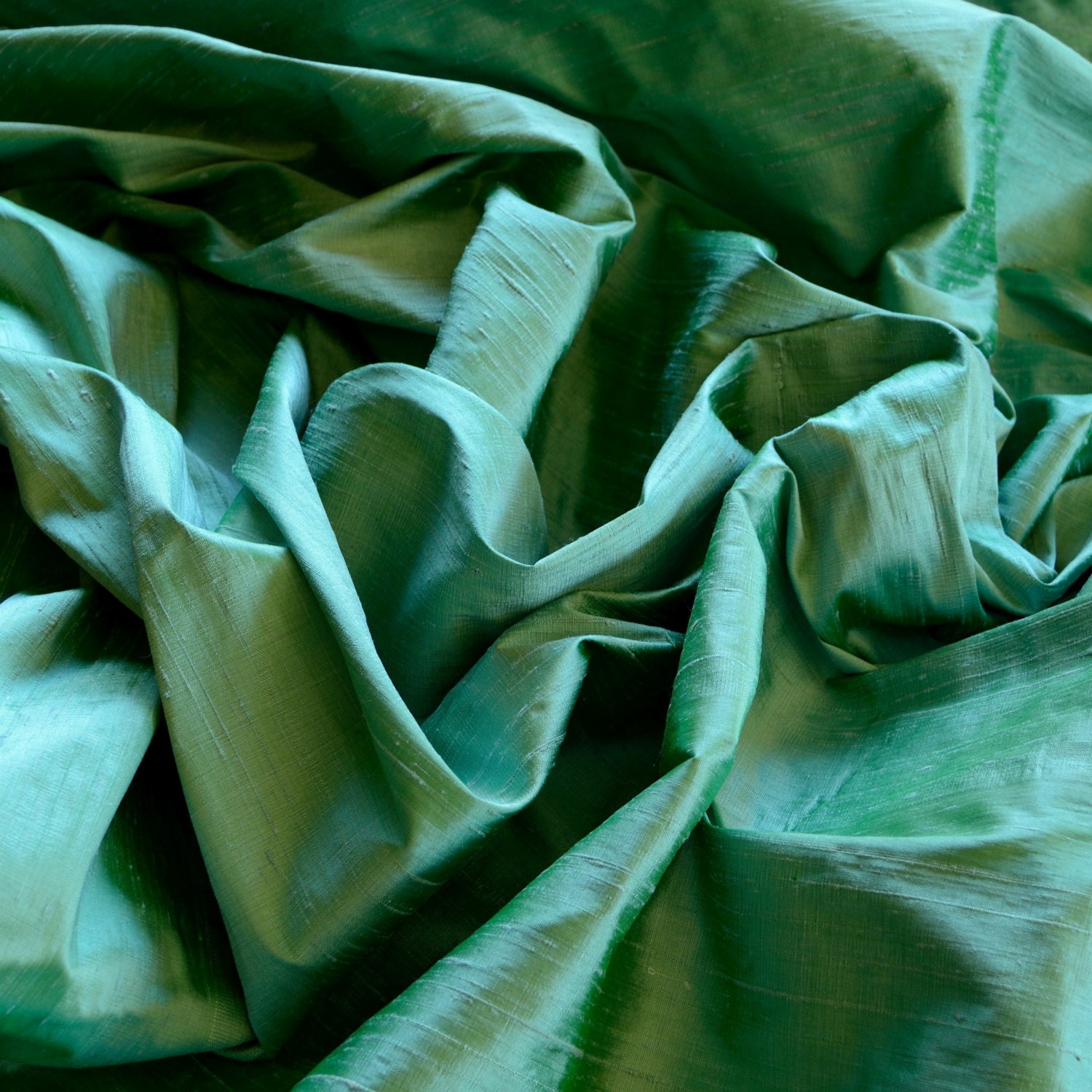 Iridescent Pigment Green Dupioni Silk 100 Silk Fabric