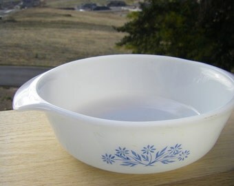 Anchor Hocking Oven/Microwave Pan/Dish, 1 Quart/Liter, White with Blue Flowers