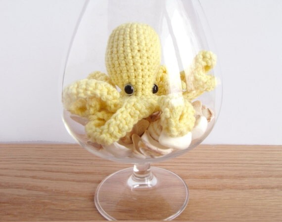 Happy yellow Amigurumi Octopus Small