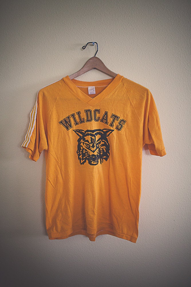 80's 70's Wildcats Sportswear T-Shirt V Neck Retro